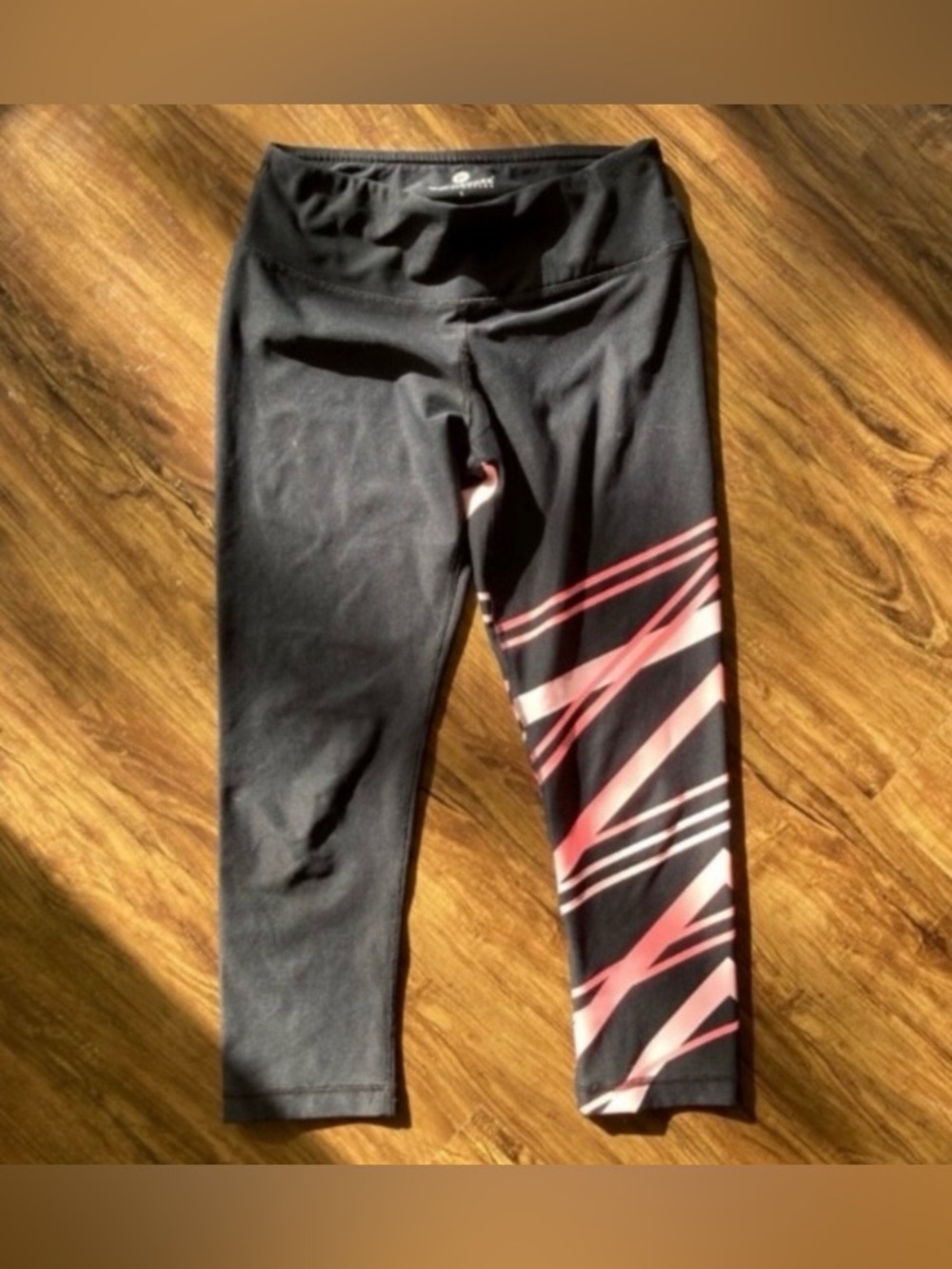 90 Degree By Reflex Black Capri Leggings with Pink Accent Stripes